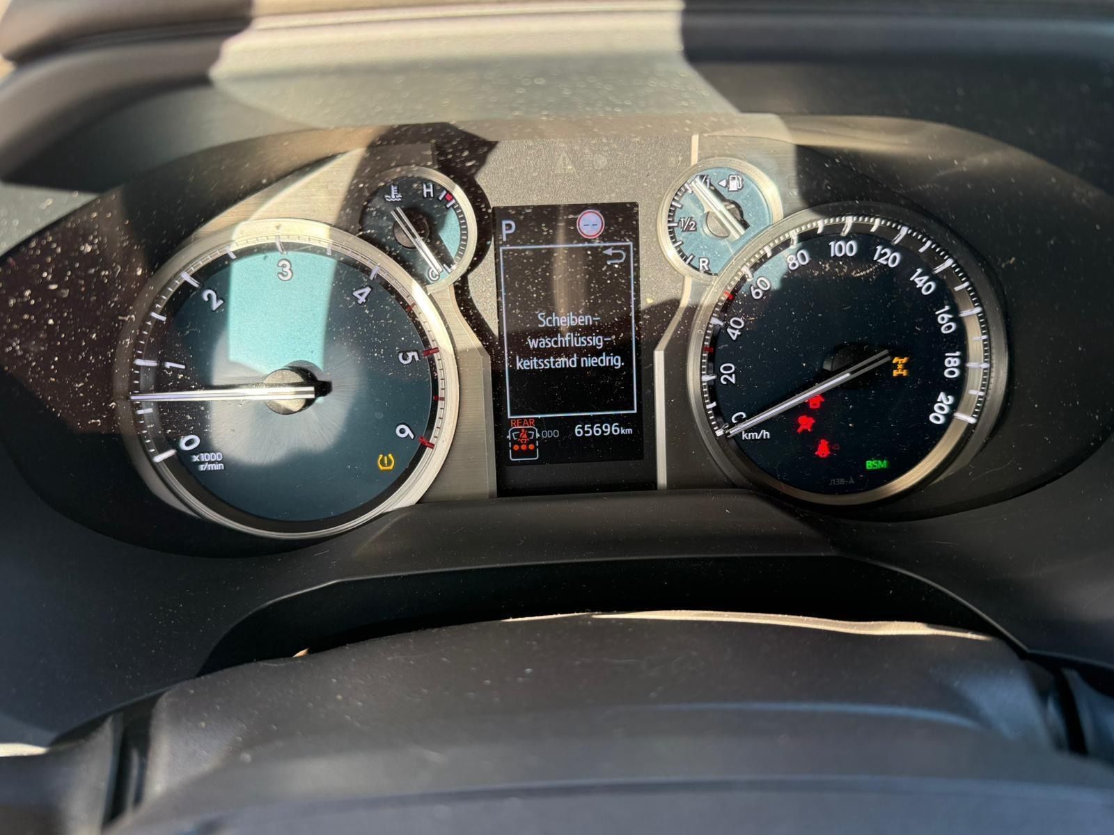 Toyota Land Cruiser 2.8 D-4D Executive AT motor start