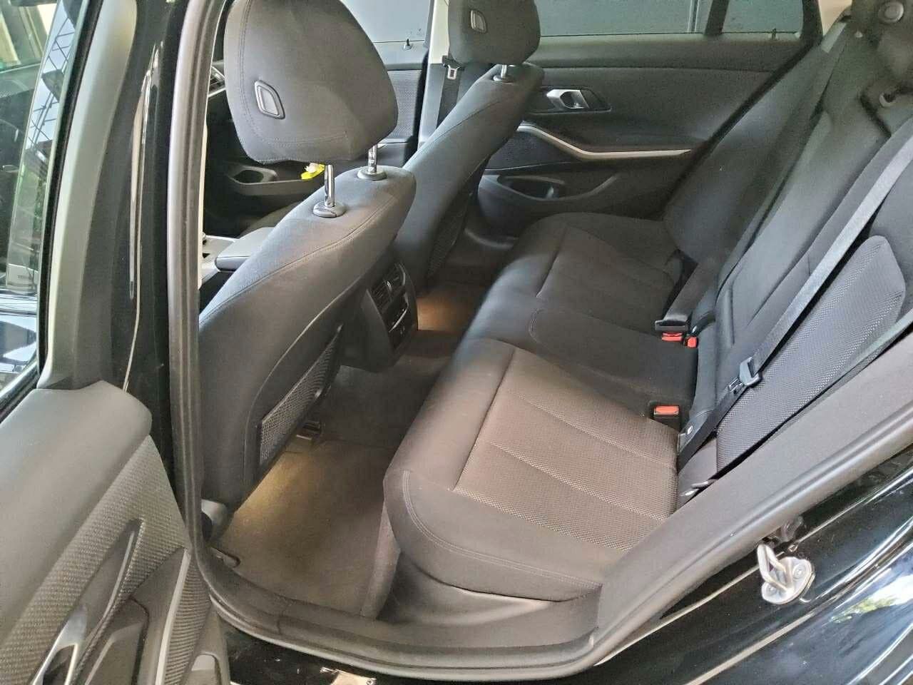 BMW 320 d Mild Hybrid - Samsaru's Car Outlet