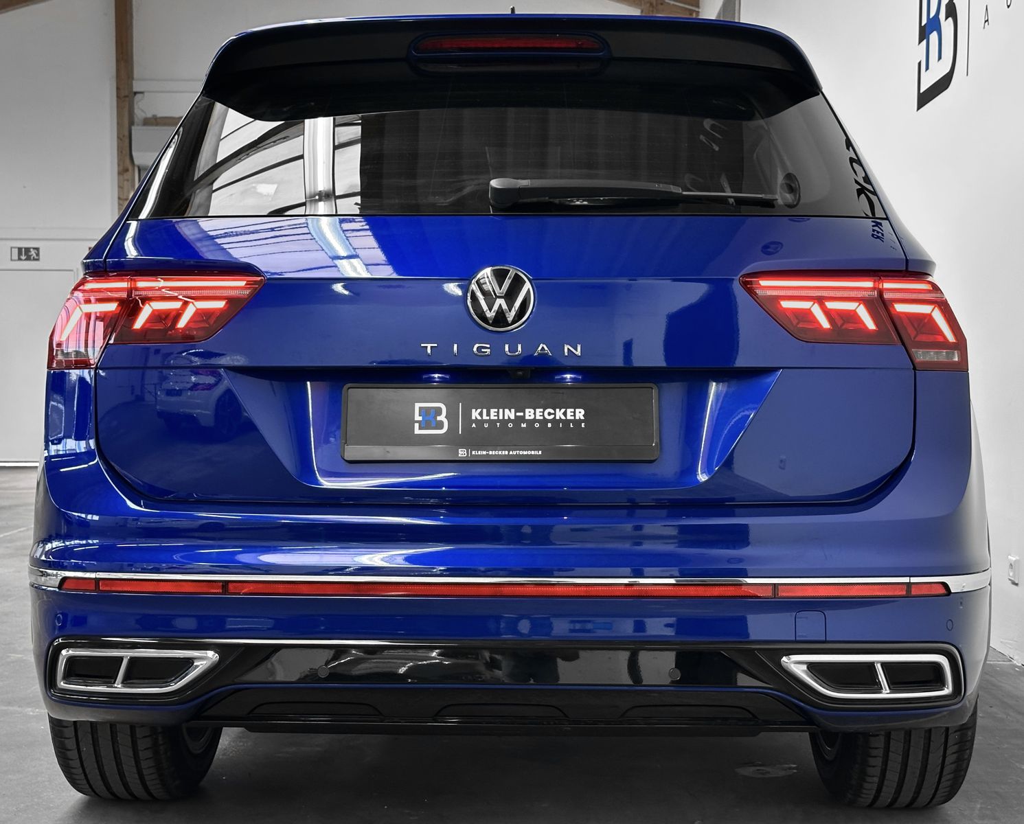 Volkswagen Tiguan R-Line - Samsaru's Car Outlet