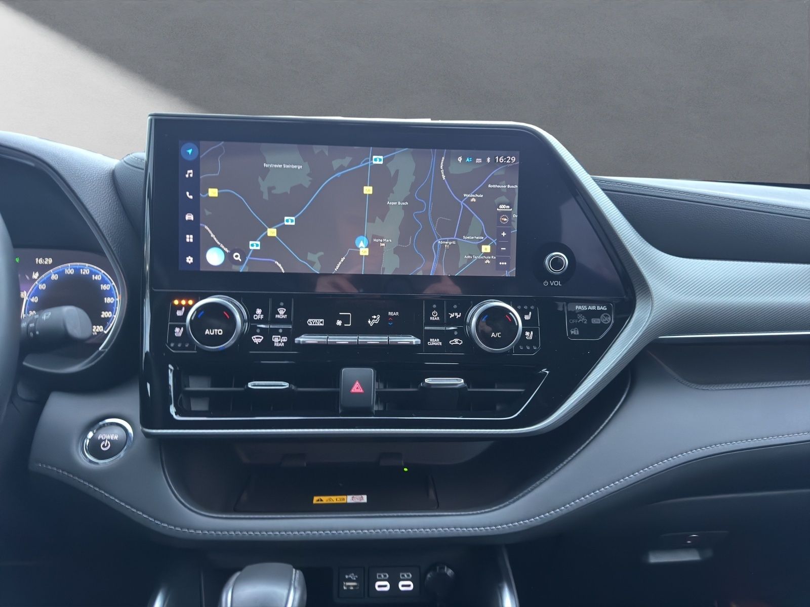 Toyota Highlander Hybrid Luxury 7 SITZER+AHK+LEDER+HuD
