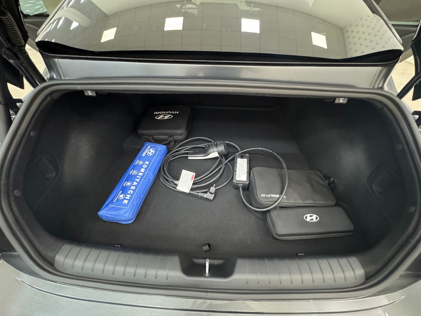 Hyundai IONIQ 6 77,4kWh 325ps 4WD Uniq 360°K/BOSE/DIGI