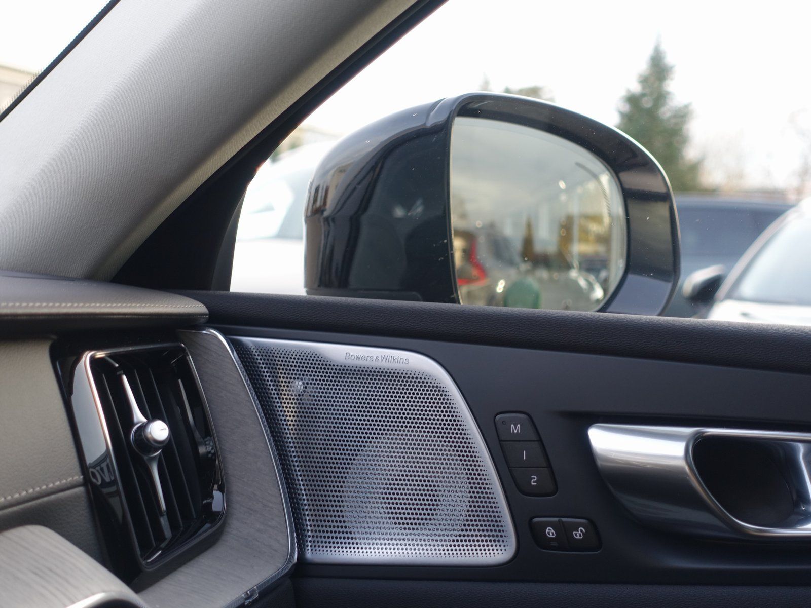 Volvo XC60 Ultra T8 AWD/Massage/B&W/FourC/AHK/360°/BLS