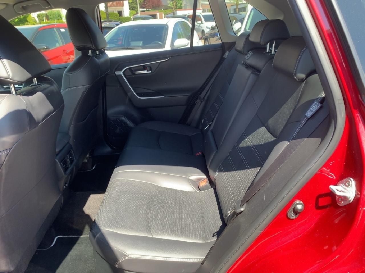 Toyota RAV 4 2.5l Hybrid 4x4 Lounge - Samsaru's Car Outlet