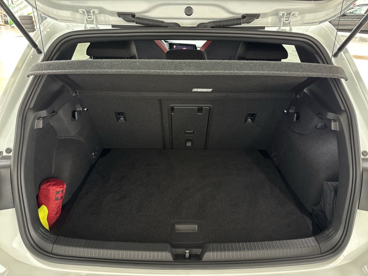 Volkswagen Golf VIII 2.0 GTI DSG - Samsaru's Car Outlet