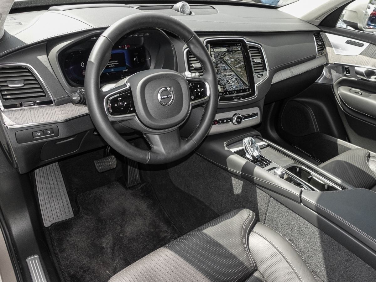 Volvo XC90 T8 Twin Engine Ultra Bright Recharge - Samsaru's Car Outlet