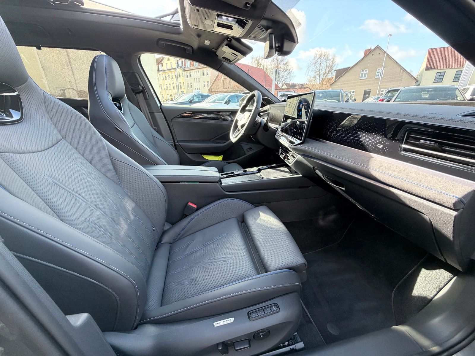 Volkswagen Passat Variant 2.0 TDI DSG R-Line*4x4*LED*LEDER*