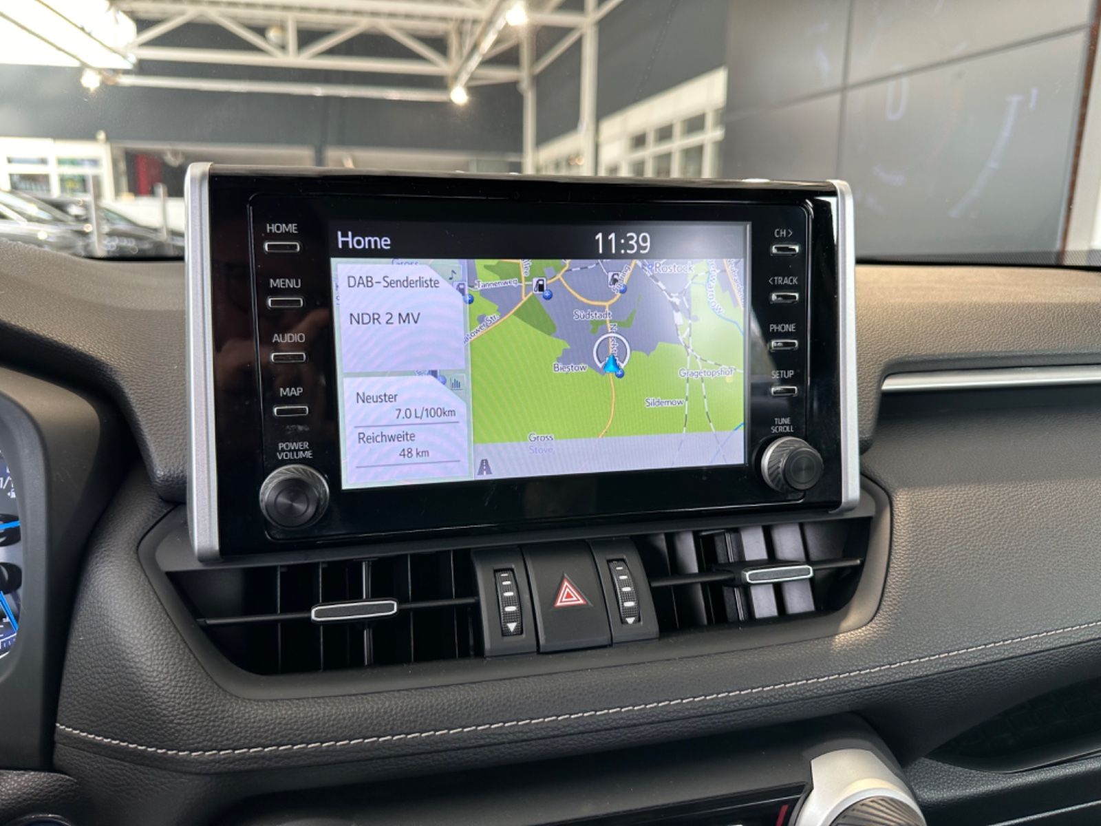 Toyota RAV 4 Hybrid - Samsaru's Car Outlet