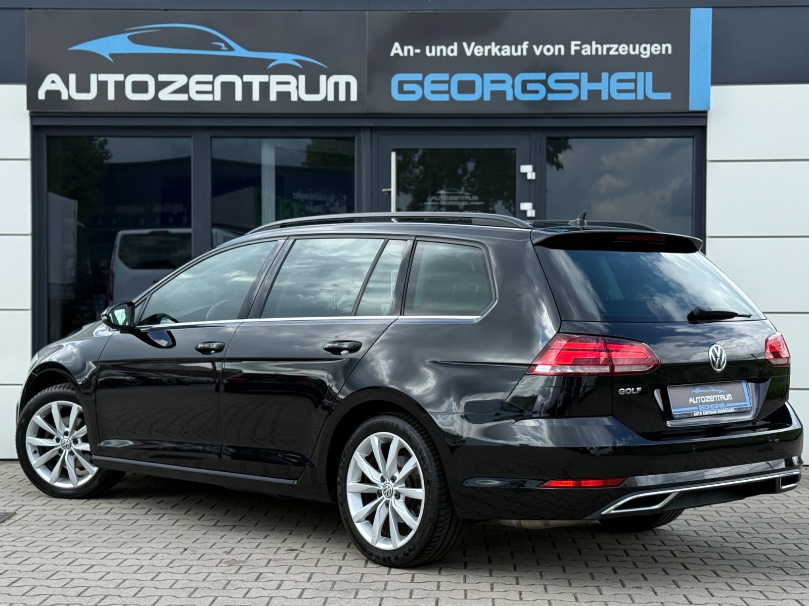 Volkswagen Golf Variant Highline - Samsaru's Car Outlet