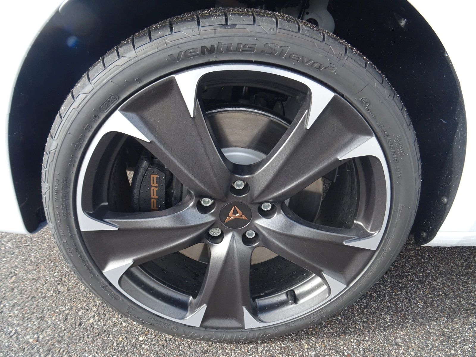 Cupra Leon Sportstourer VZ 1.4 e-HYBRID DSG - Samsaru's Car Outlet