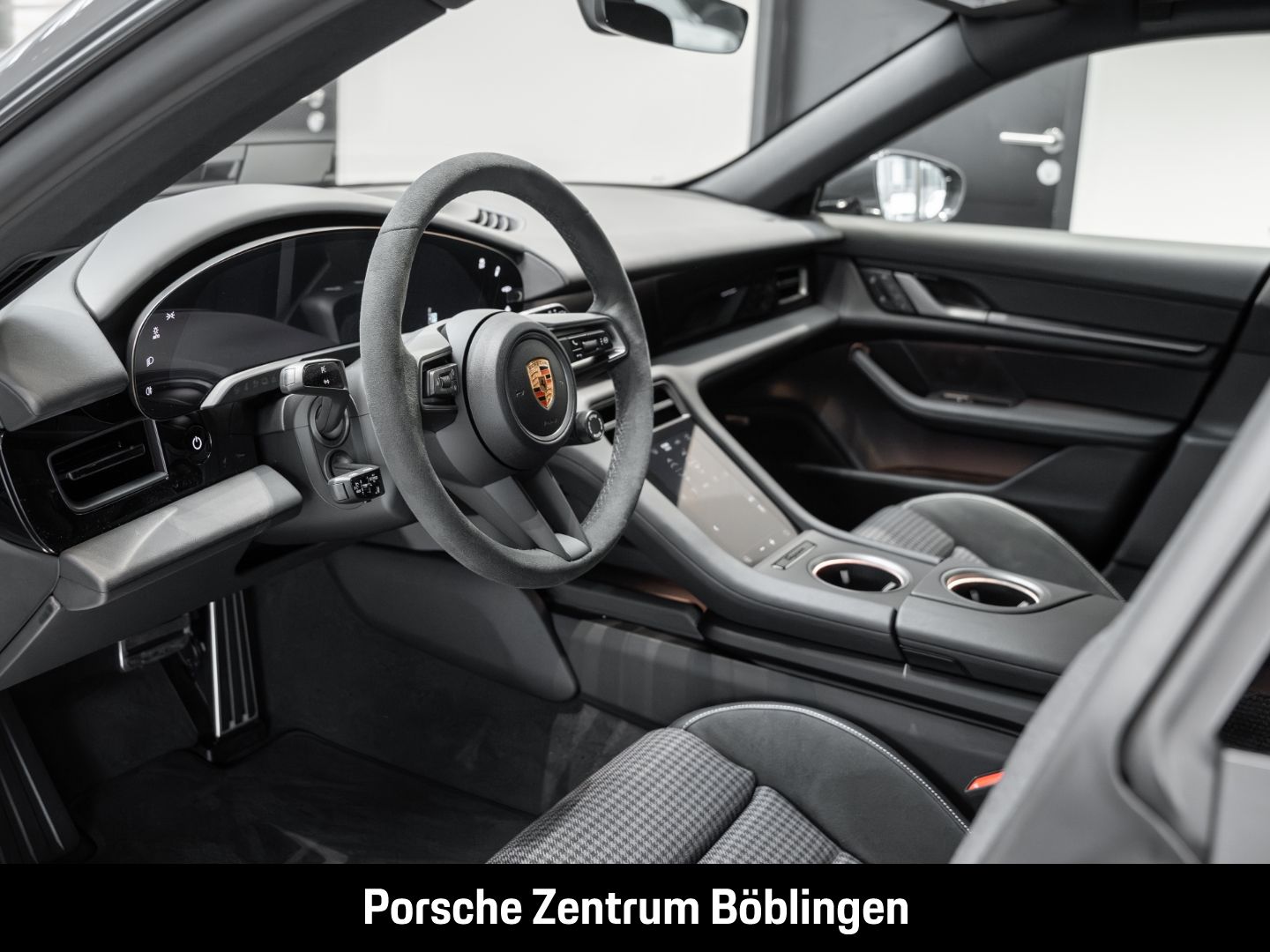 Porsche Taycan 4 Cross Turismo BOSE Panorama LED-Matrix