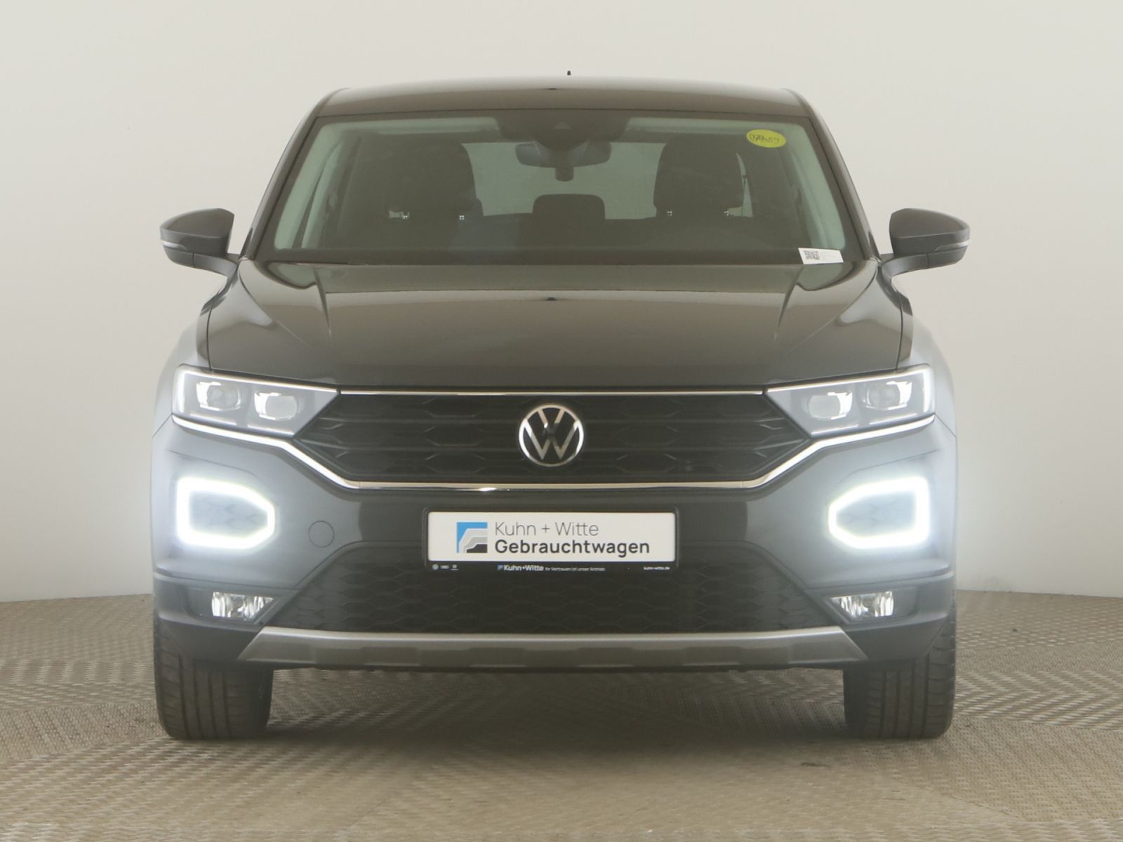Volkswagen T-Roc 1.5 TSI Style - Samsaru's Car Outlet