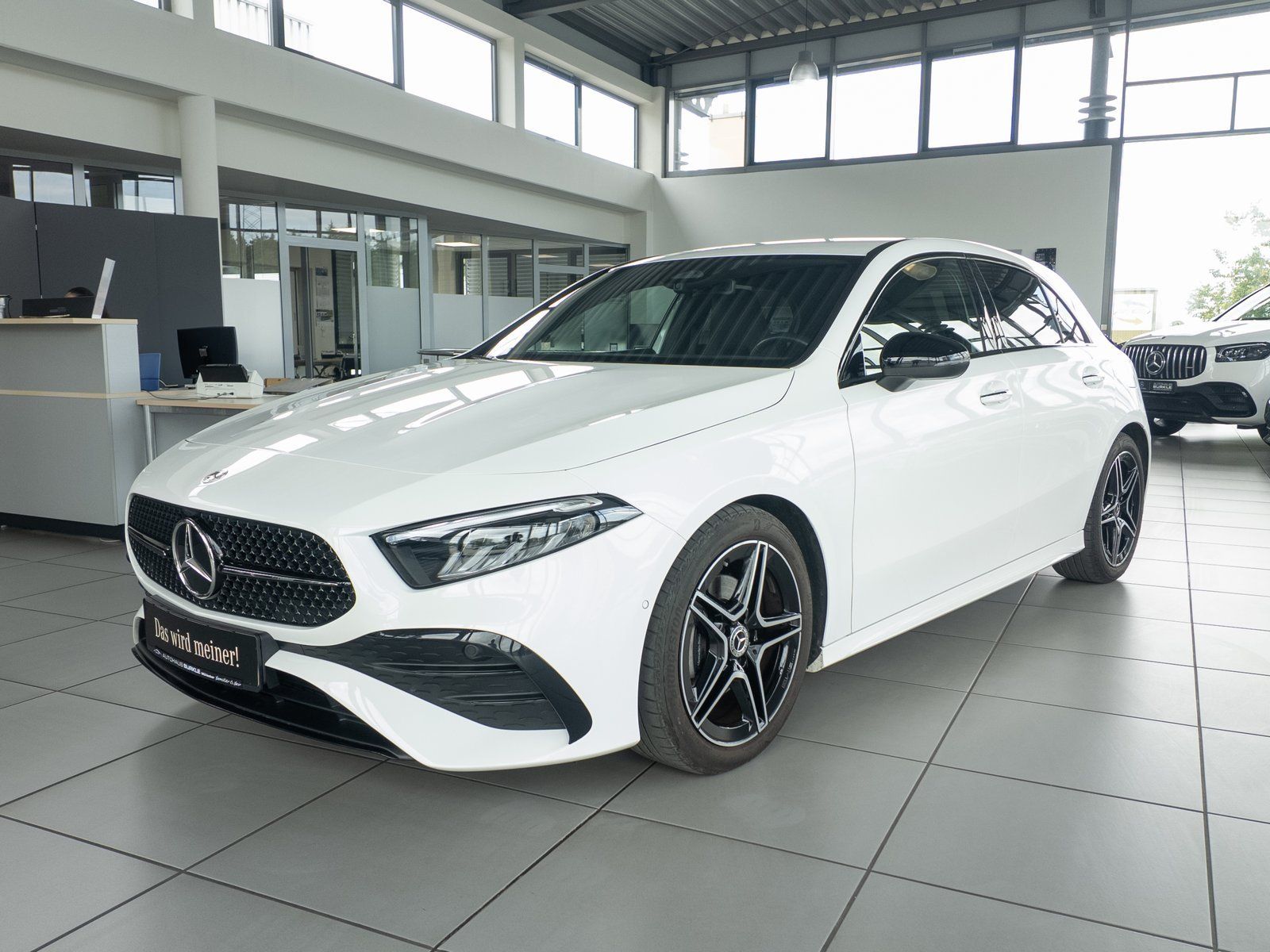 Mercedes-Benz A180 AMG Advanced - Samsaru's Car Outlet