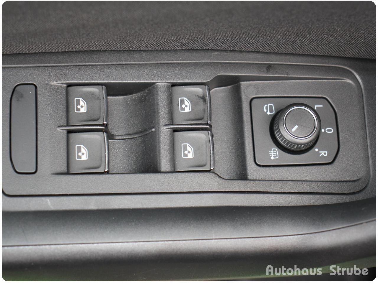 Volkswagen T-Roc Cabriolet Style 1.5 TSI DSG - Samsaru's Car Outlet