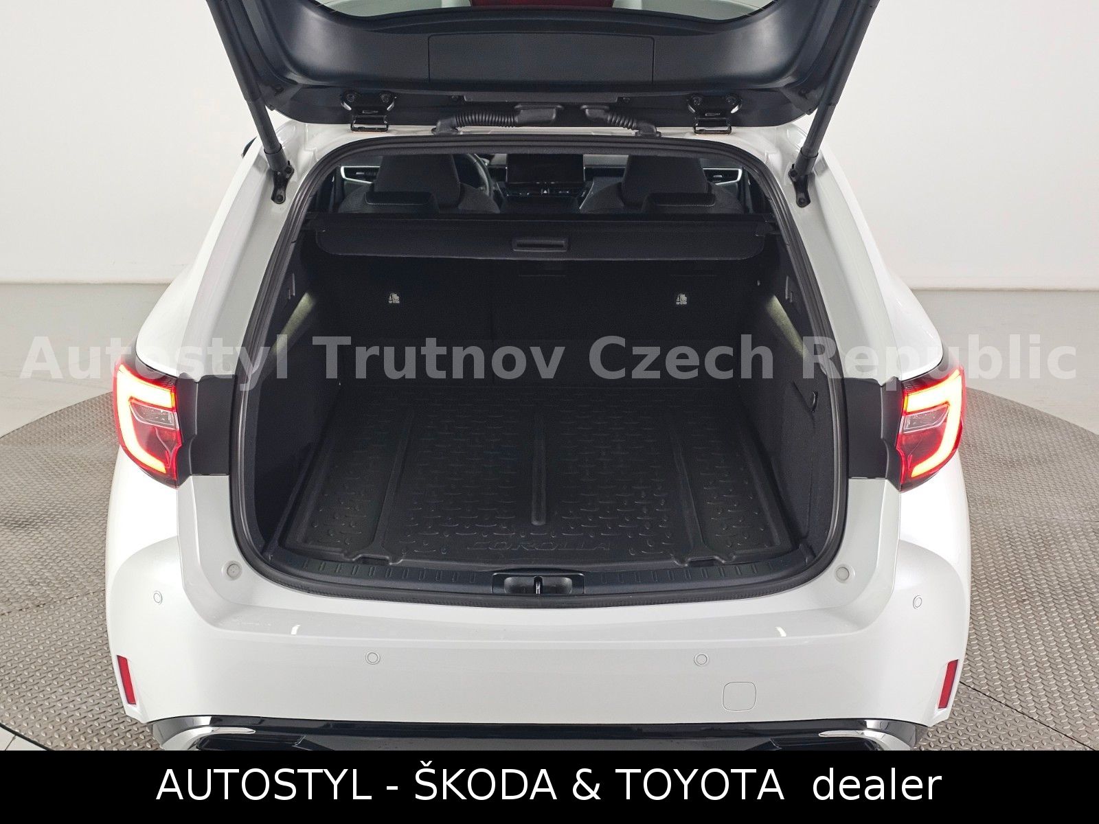 Toyota TS 2.0HEV 184k STYLE