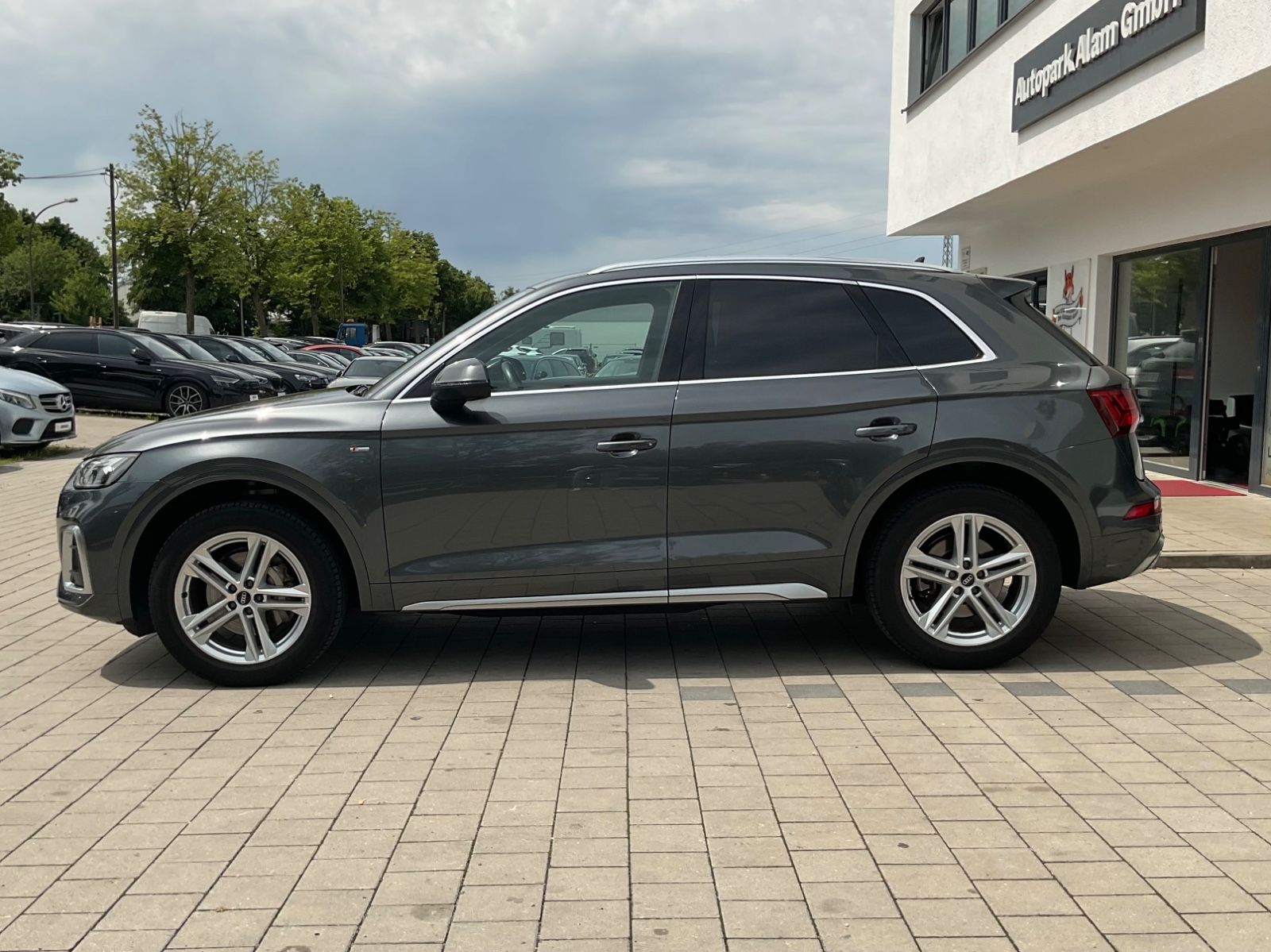 Audi Q5 40 TDI quattro S line - Samsaru's Car Outlet