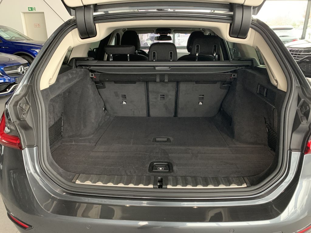 BMW 318d Touring Advantage - Samsaru's Car Outlet