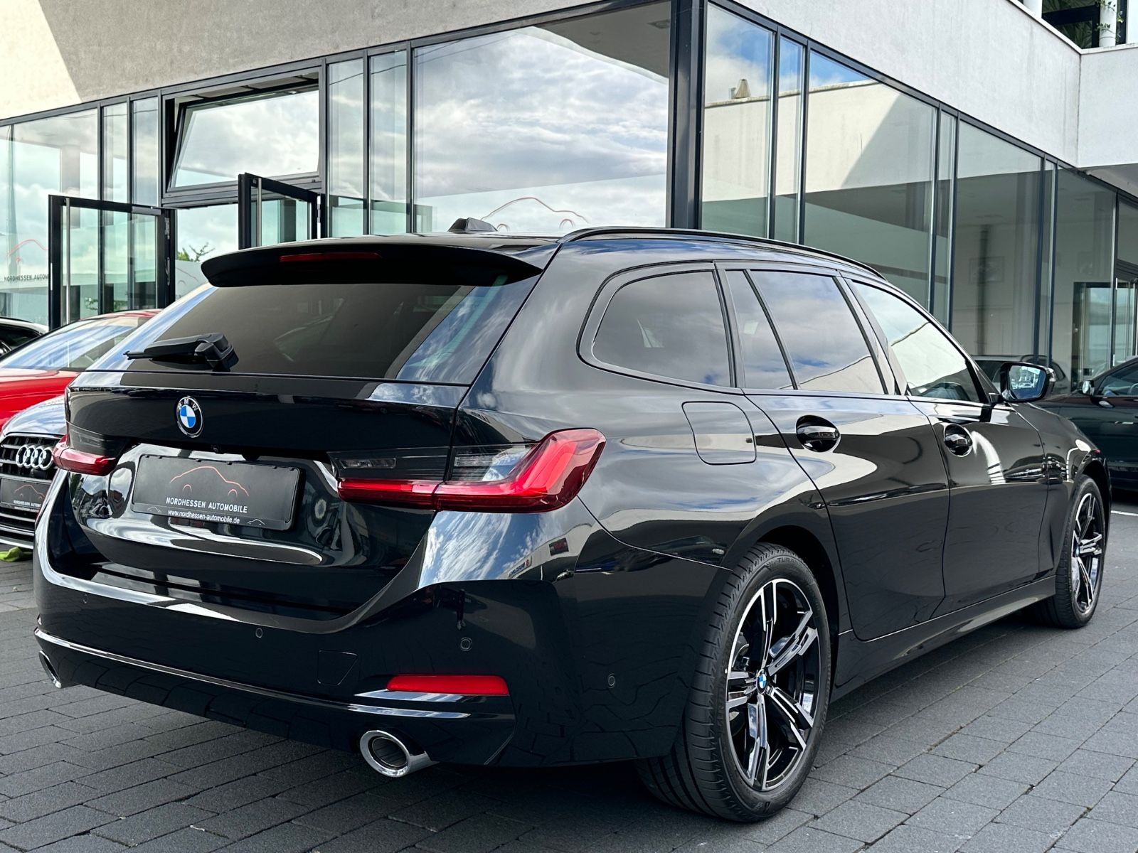 BMW 320 d xDrive Touring M Sport - Samsaru's Car Outlet