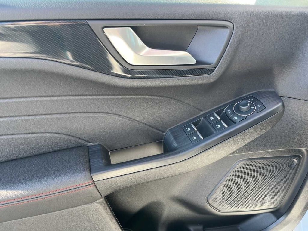 Ford Kuga ST-Line X - Samsaru's Car Outlet