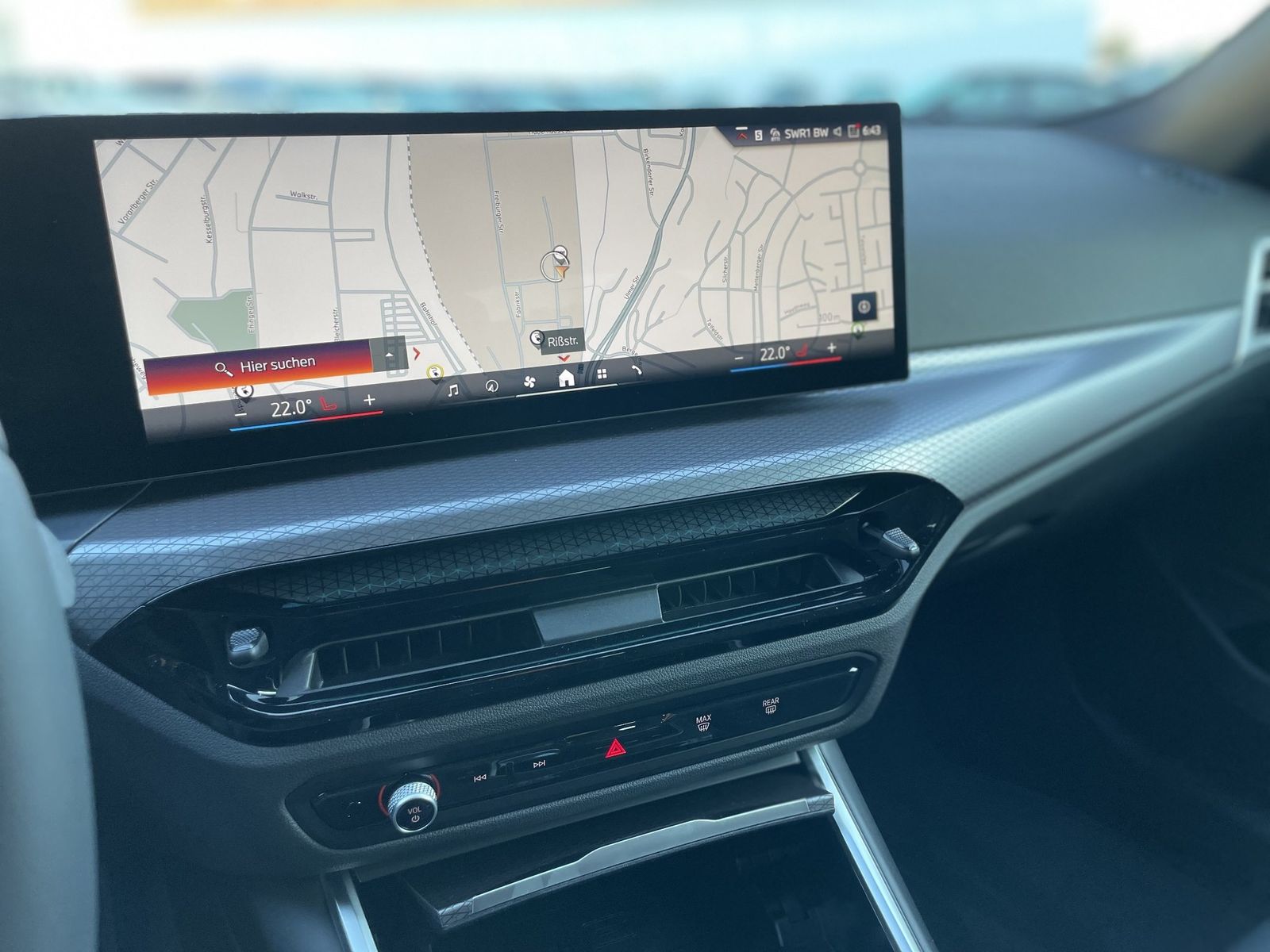 BMW 330e xDrive A M-Sportpaket Navi|PDC|MFL|AHK|SHZ