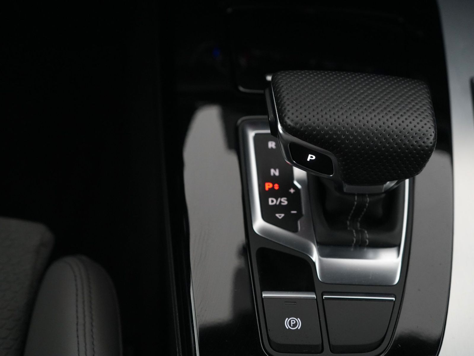 Audi Q5 40 TDI quattro S line - Samsaru's Car Outlet