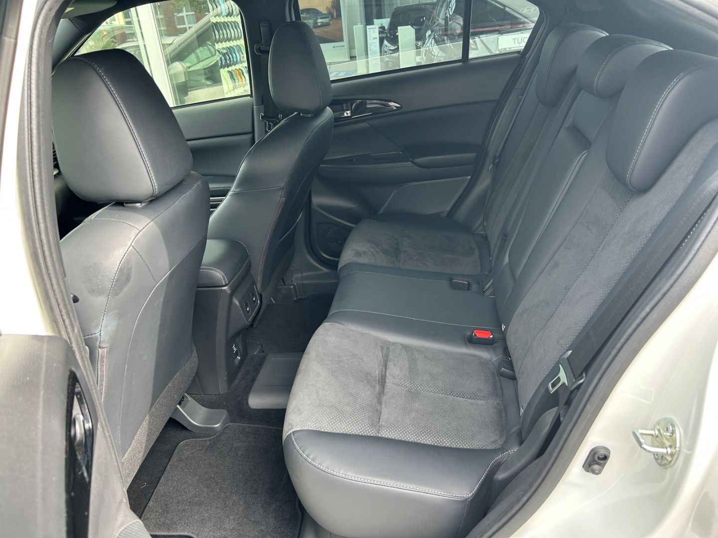 Mitsubishi Eclipse Cross PHEV Plus Select  4WD 2.4 Navi, So