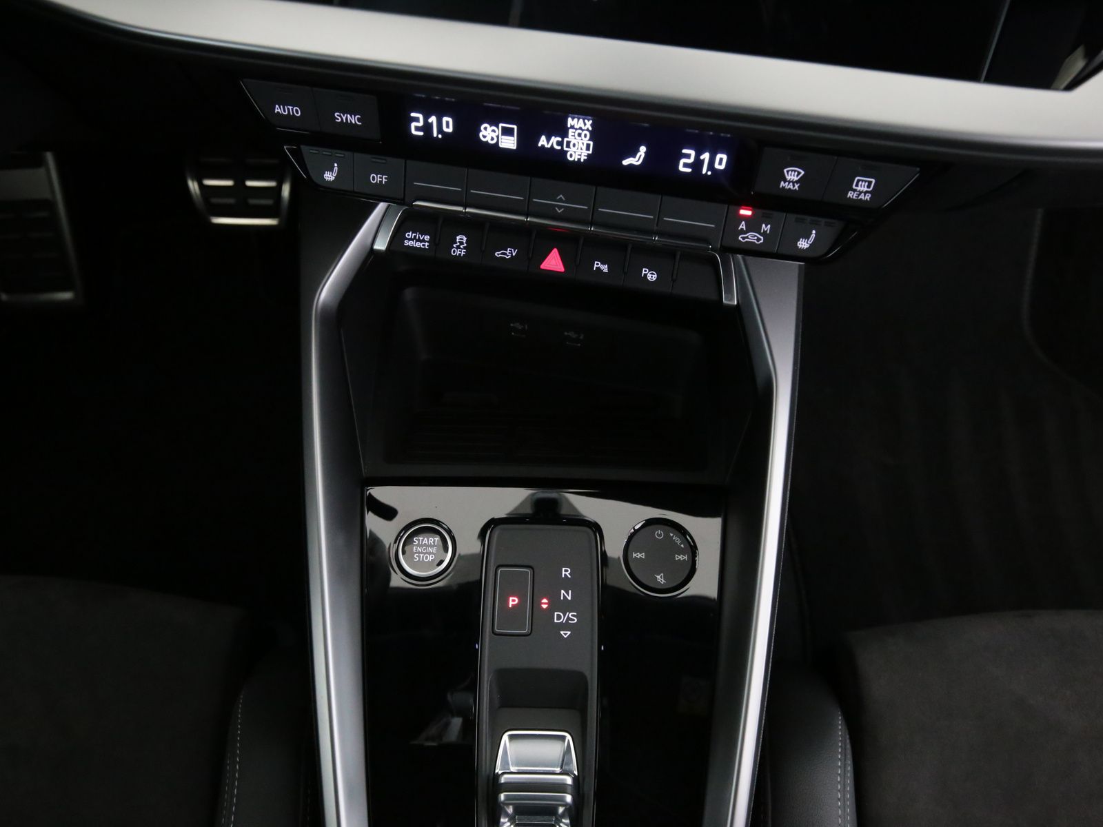 Audi A3 Sportback 40 TFSI e S line - Samsaru's Car Outlet