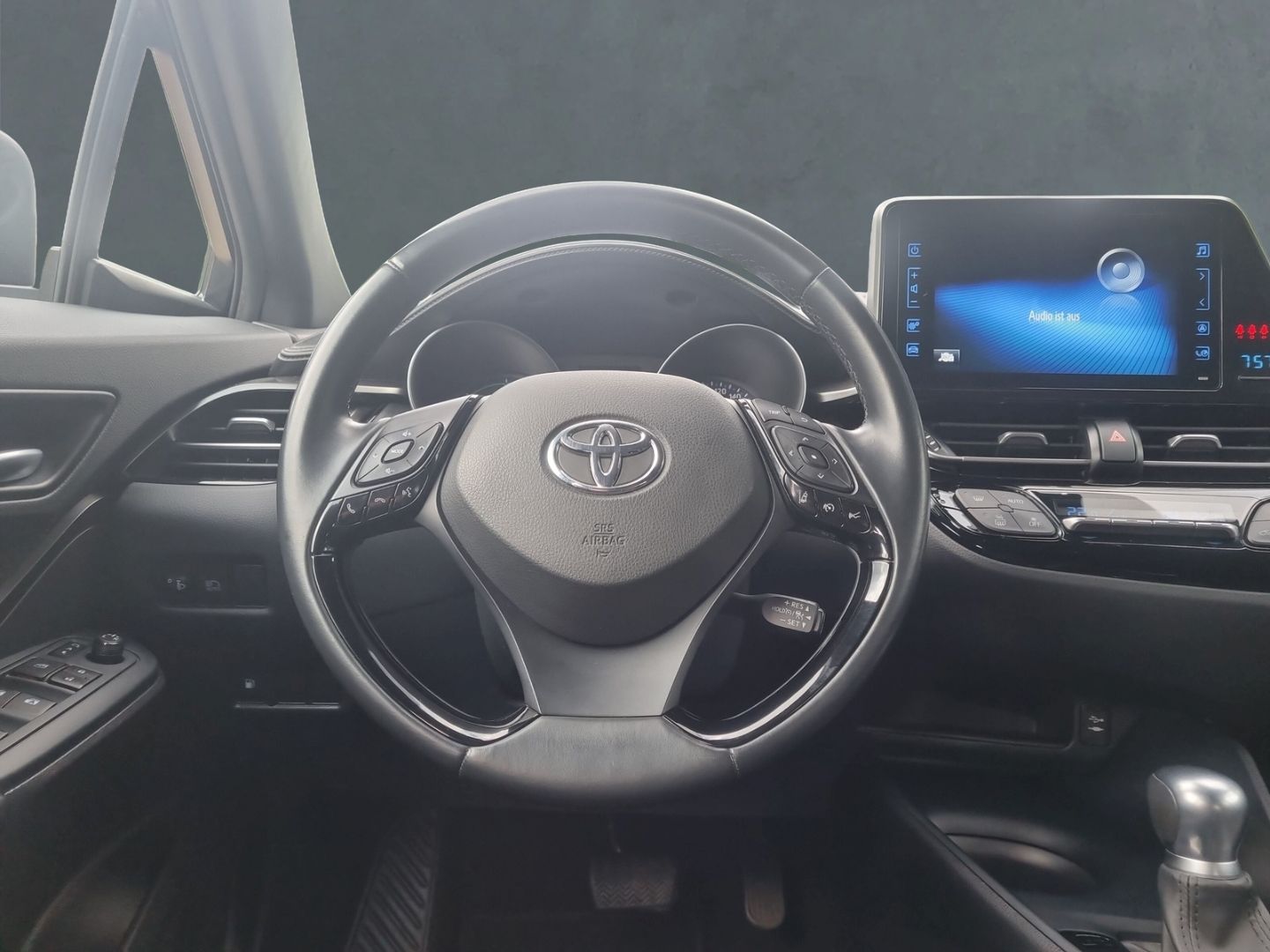 Toyota C-HR Hybrid Business Edition - Samsaru's Car Outlet