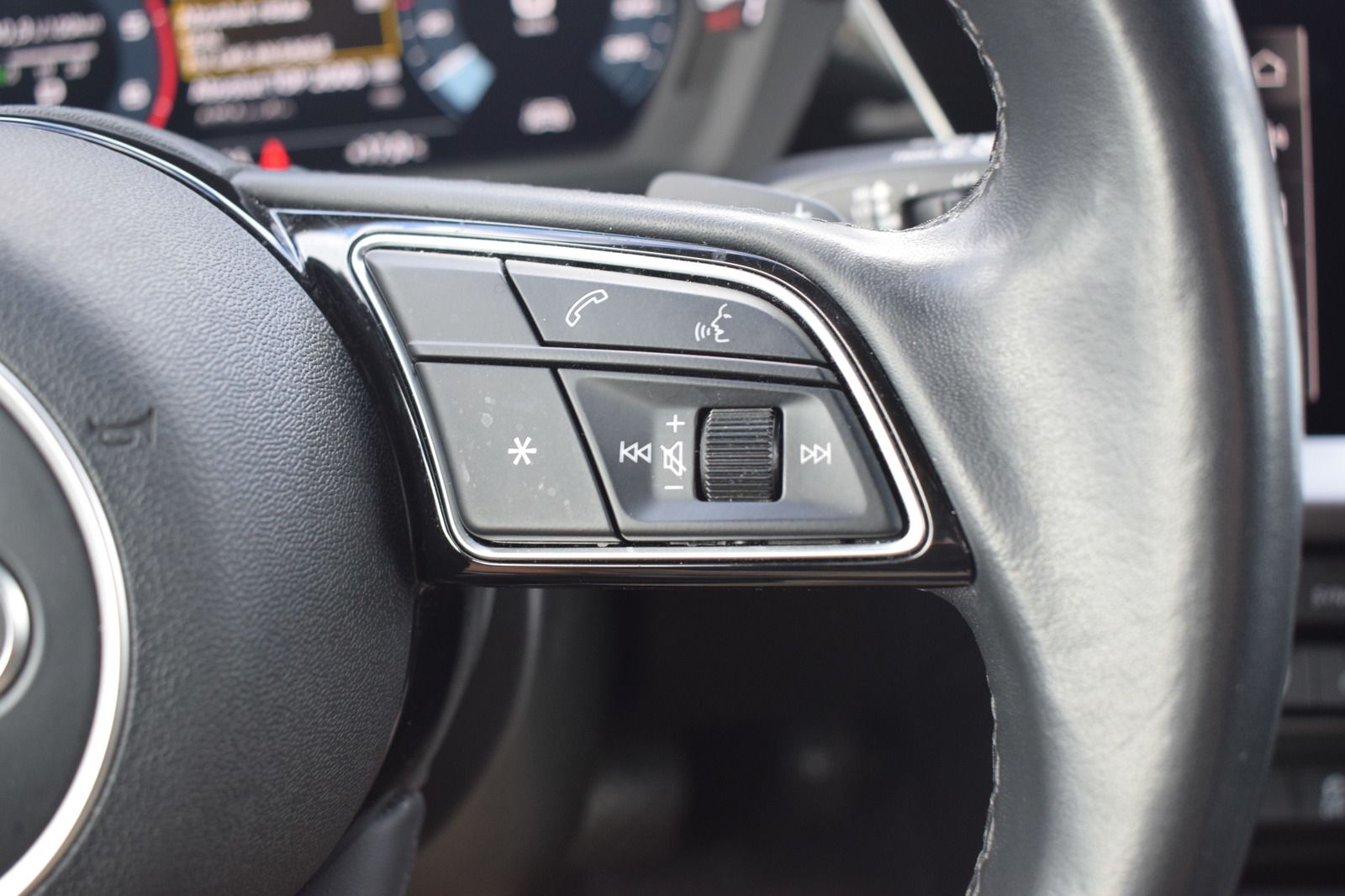 Audi A3 Sportback 30 TDI advanced Automatik/AHK