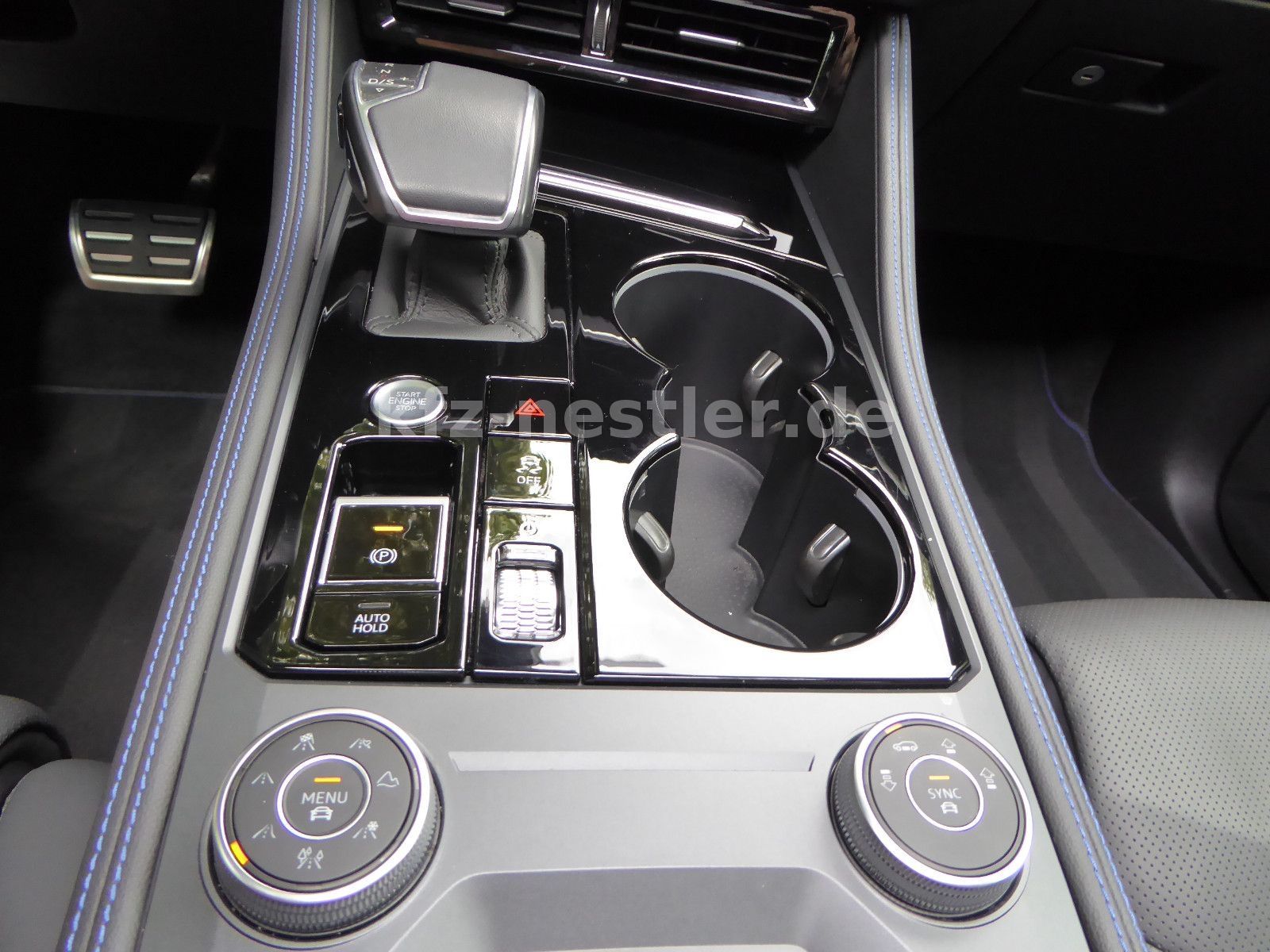 Volkswagen Touareg R e-Hybrid Pano/Puglia/AHK/HUD/ACC/Matt