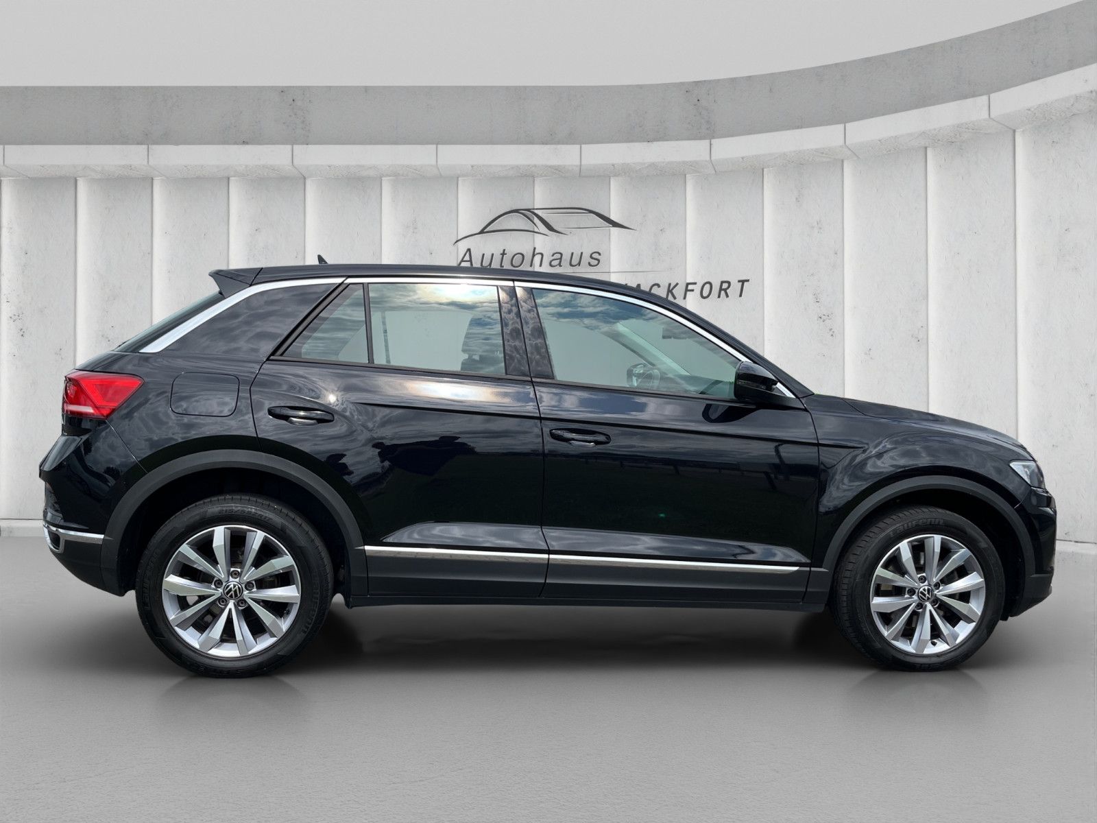 Volkswagen T-Roc Style 2.0 TDI - Samsaru's Car Outlet