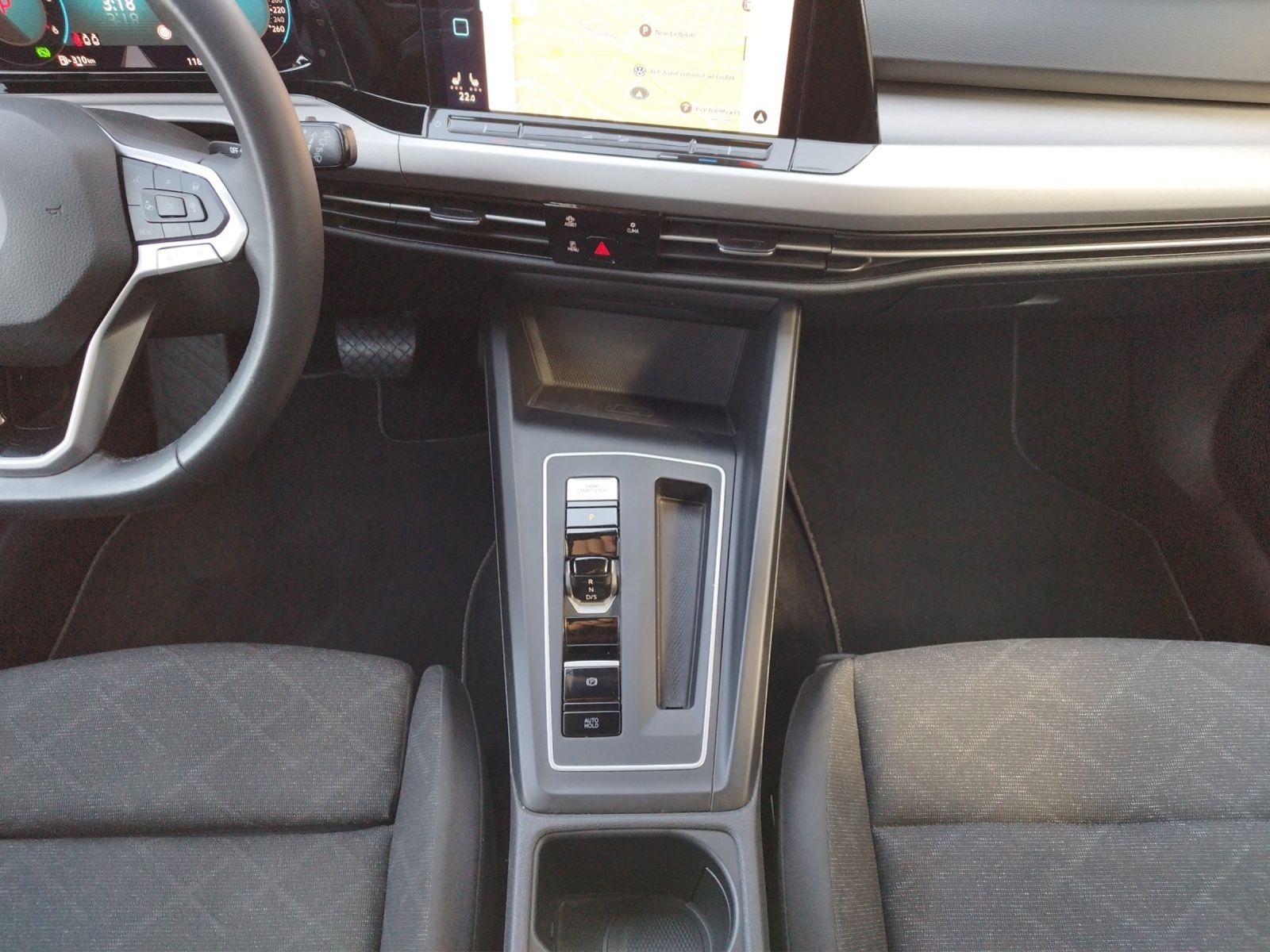 Volkswagen Golf VIII Variant Life 2.0 TDI DSG - Samsaru's Car Outlet
