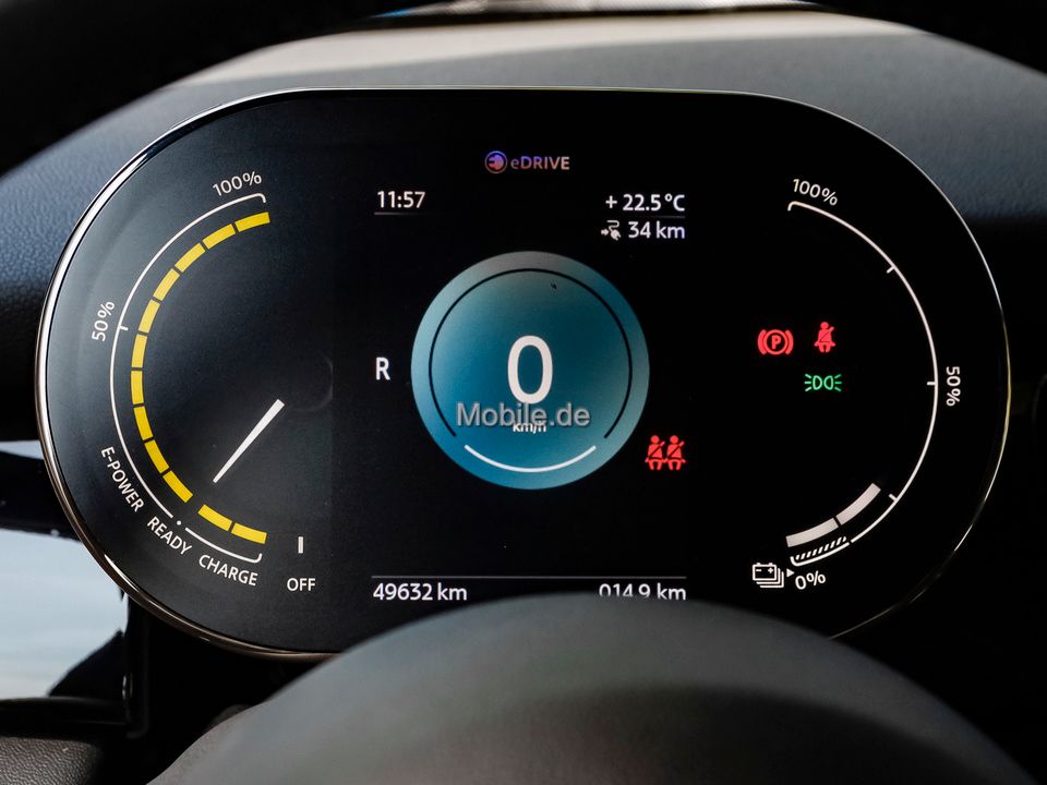 MINI COOPER SE Cooper SE Essential - Samsaru's Car Outlet