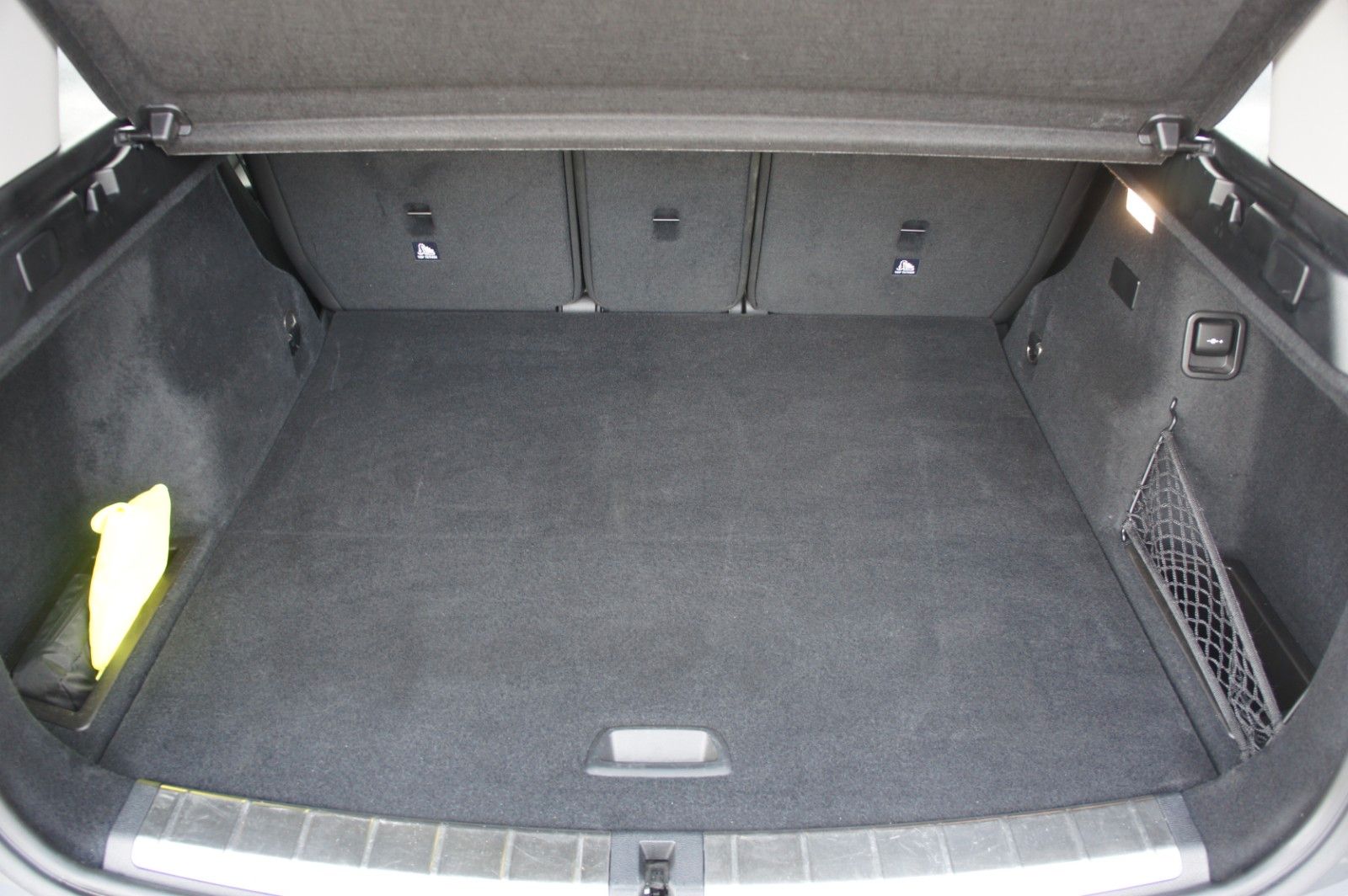 BMW X1 xDrive 25e xLine - Samsaru's Car Outlet
