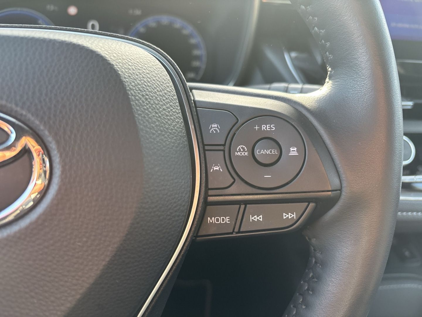Toyota Corolla Navi Digitales Cockpit LED ACC Apple Car