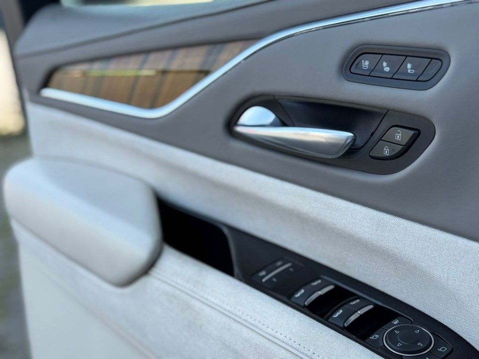 Cadillac Escalade ESV Sport Platinum VOLL uff 1 Hd.