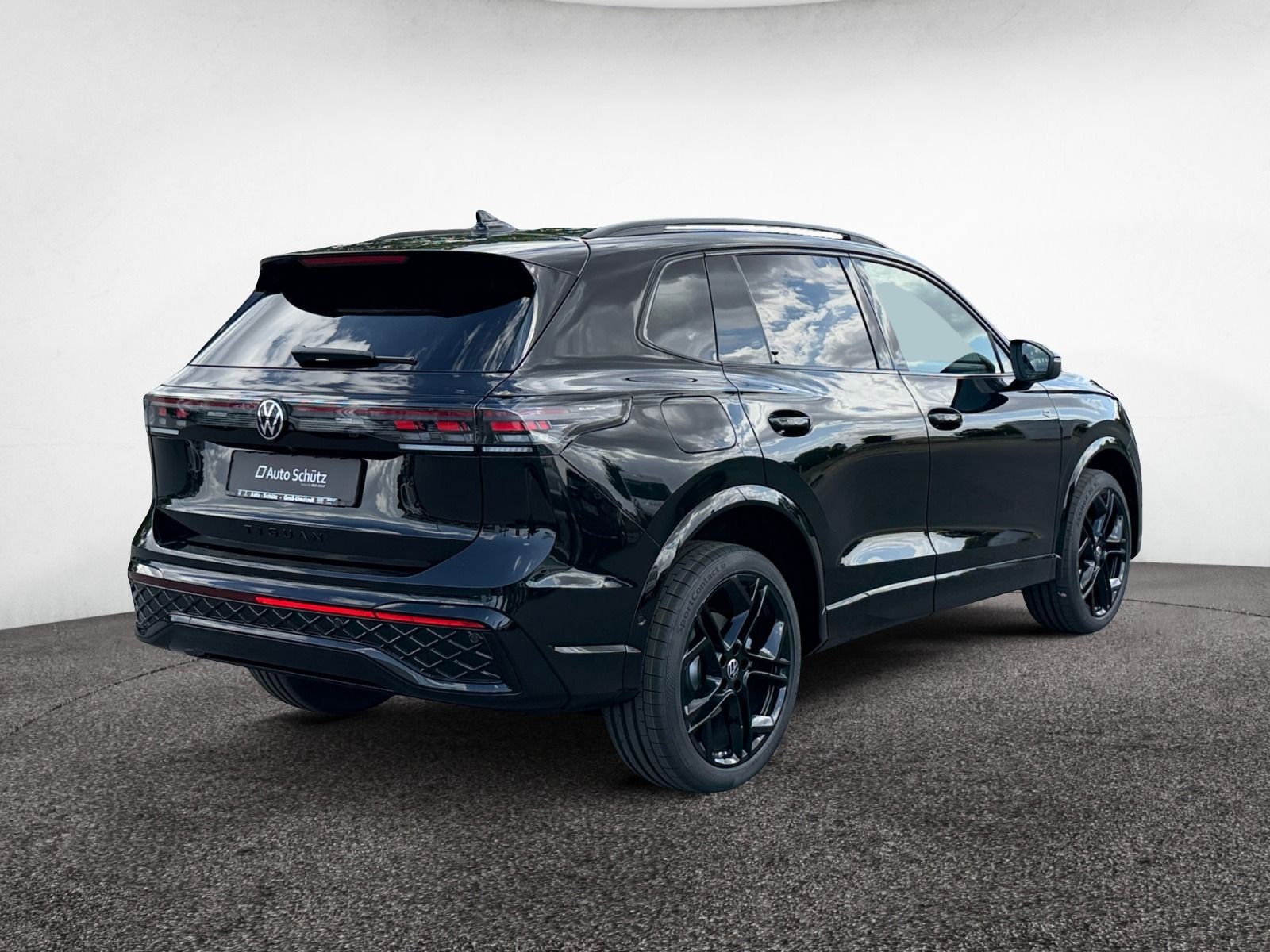 Volkswagen Tiguan R-Line 2,0 l TSI *4MOTION*LEDER*360°*AHK*