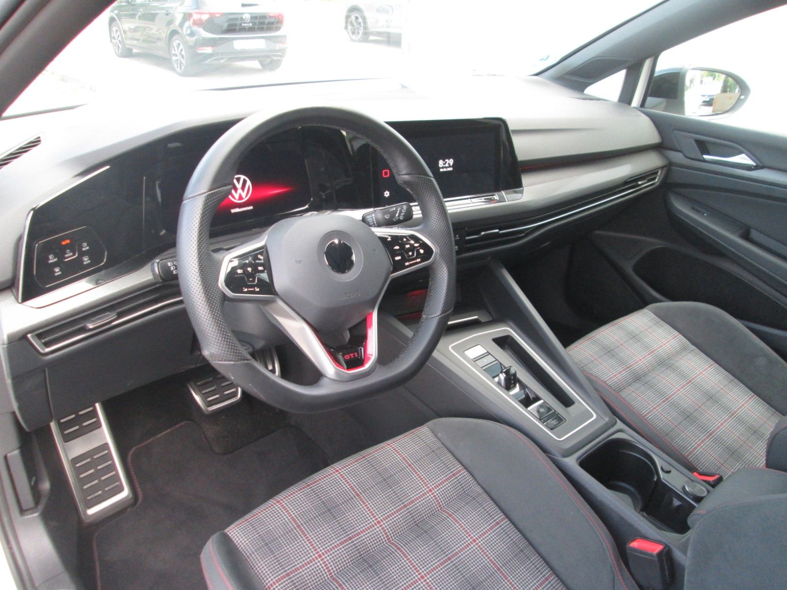 Volkswagen Golf VIII GTI 2.0 TSI - Samsaru's Car Outlet