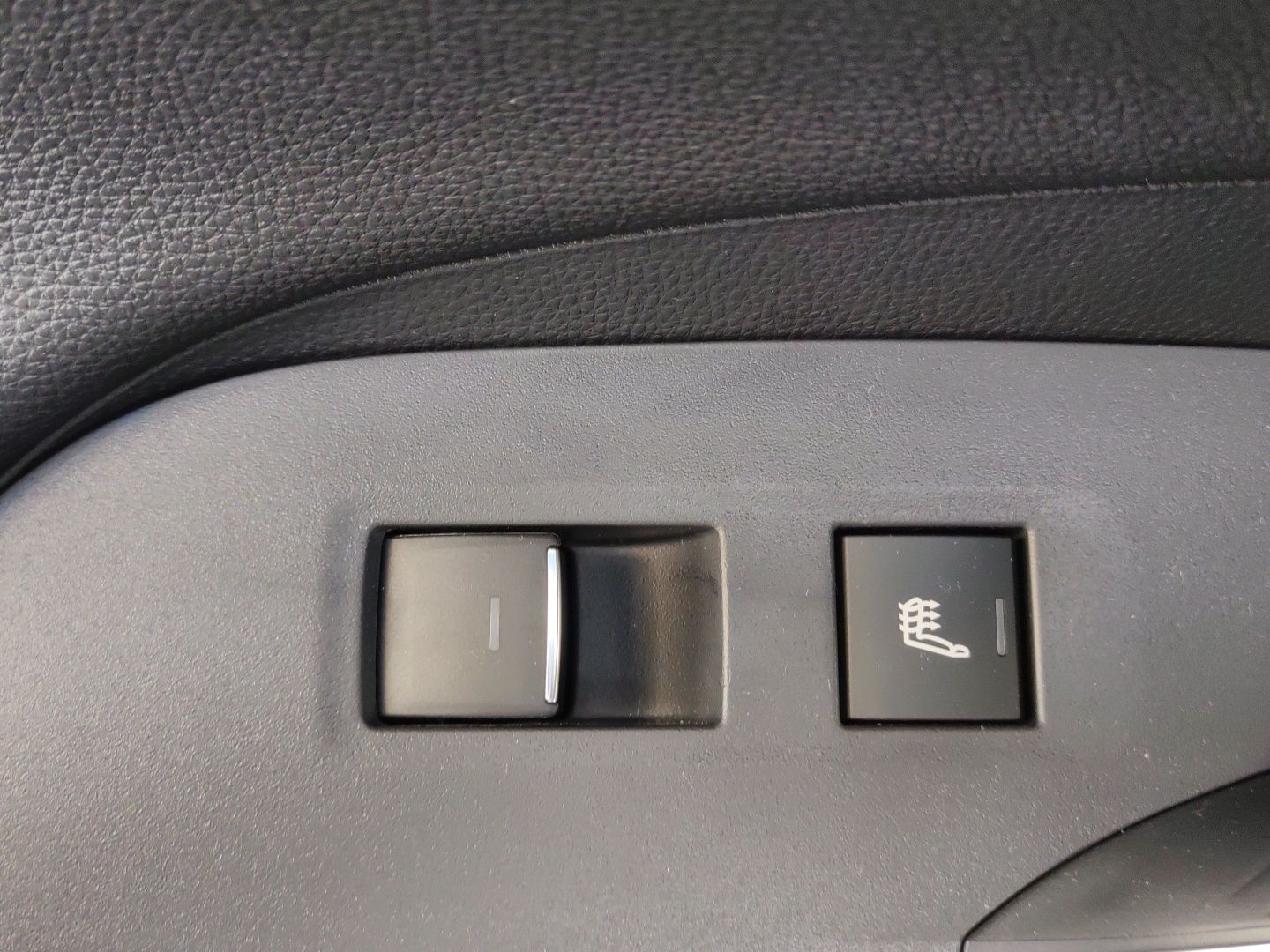 Toyota RAV4 Plug-in Hybrid 4x4 Team*AHK*Bearlock