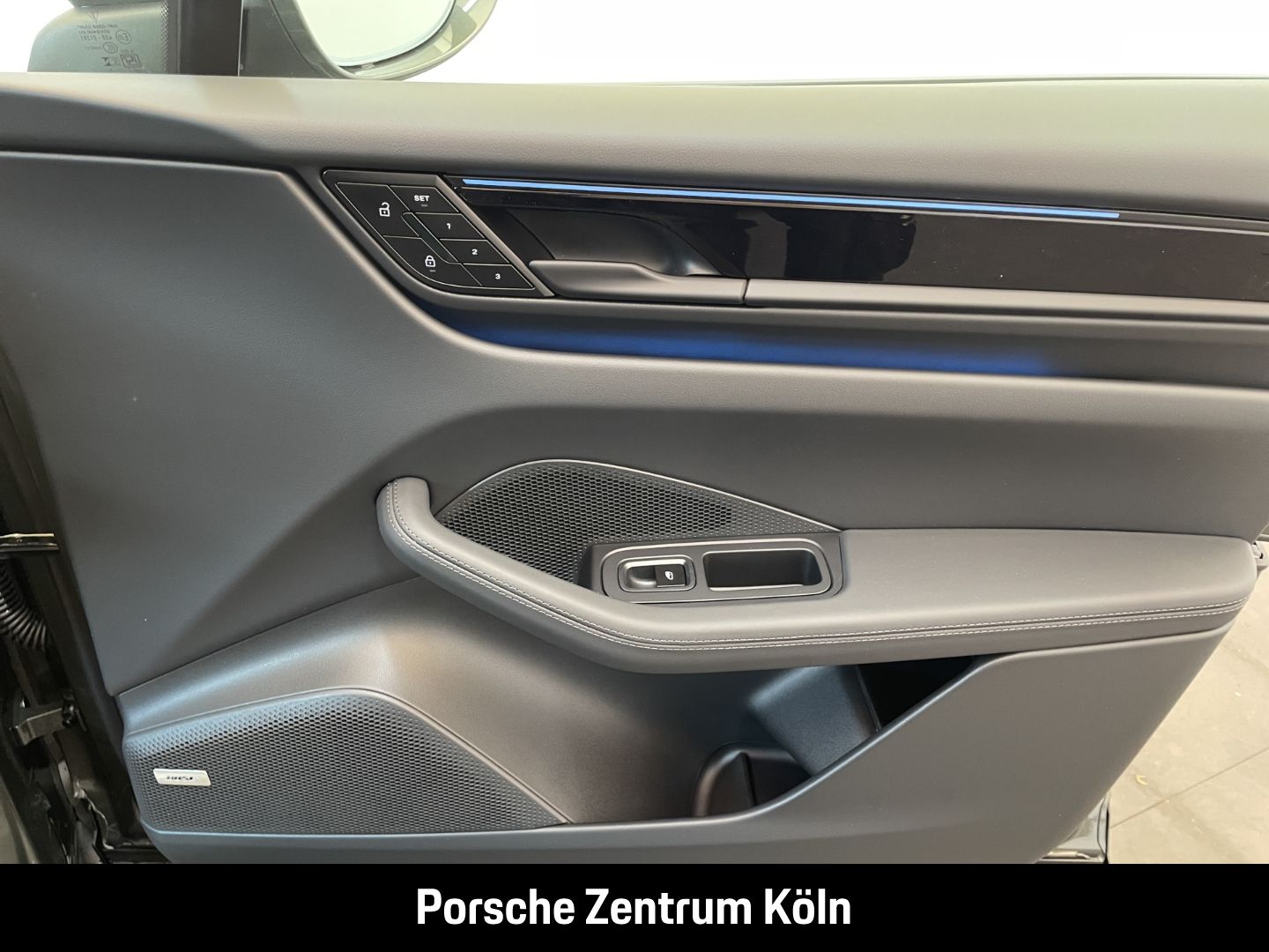 Porsche Macan 4 Luftfederung Panoramadach Surround-View