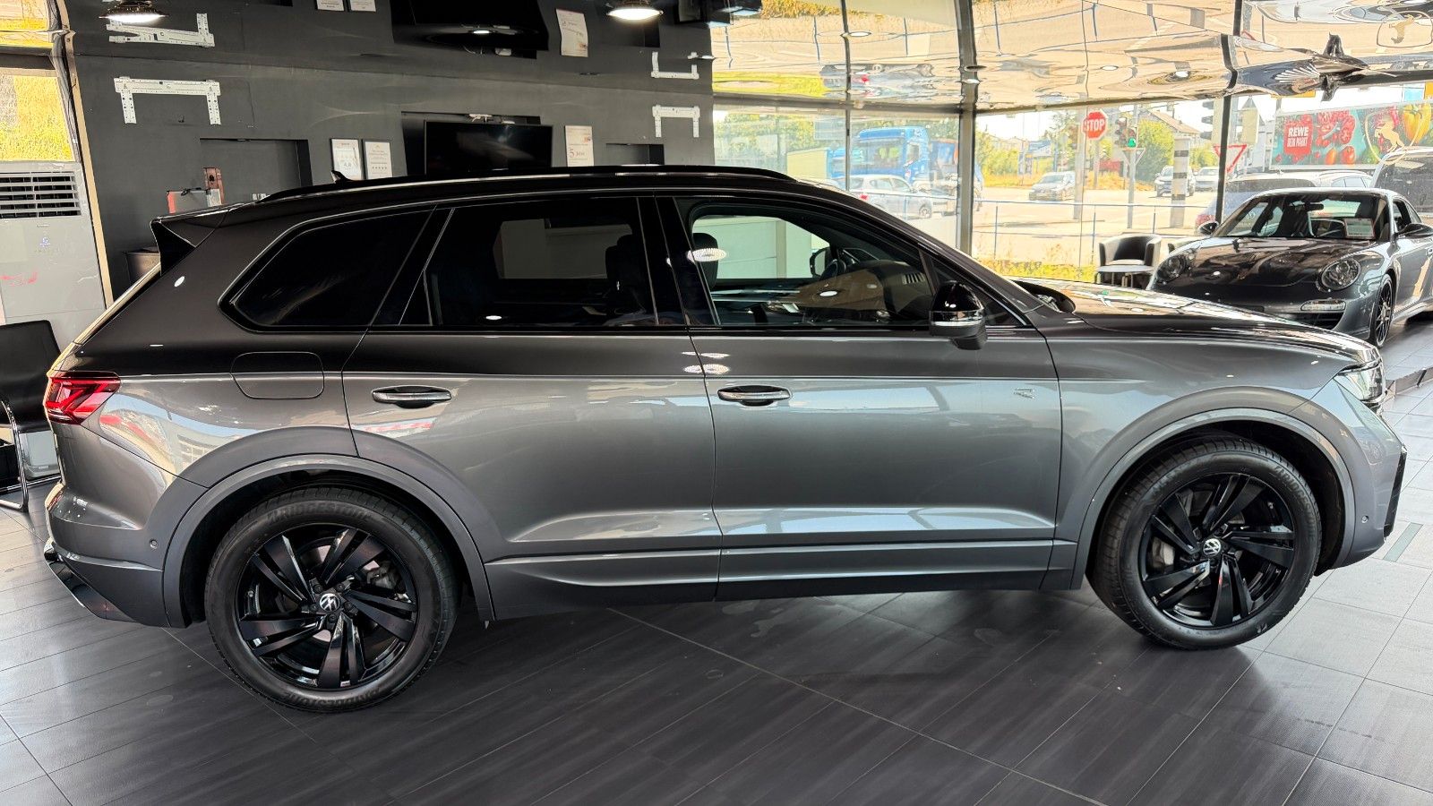 Volkswagen Touareg 3.0 TDI R-Line*4M*Nachtsicht*Luft*Black