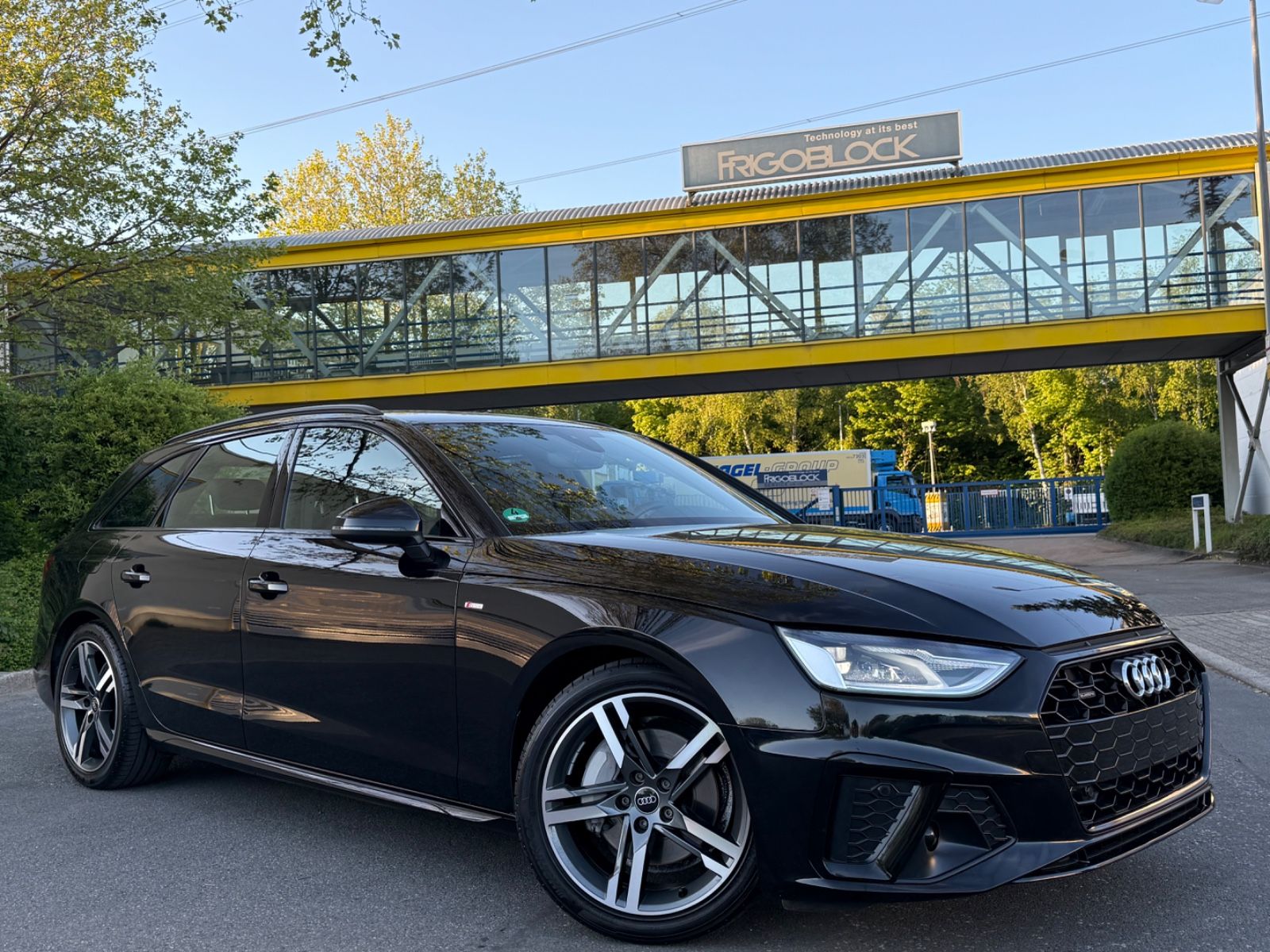 Audi A4 Avant 40 TDI Quattro *S-LINE *MEMORY*1HAND*