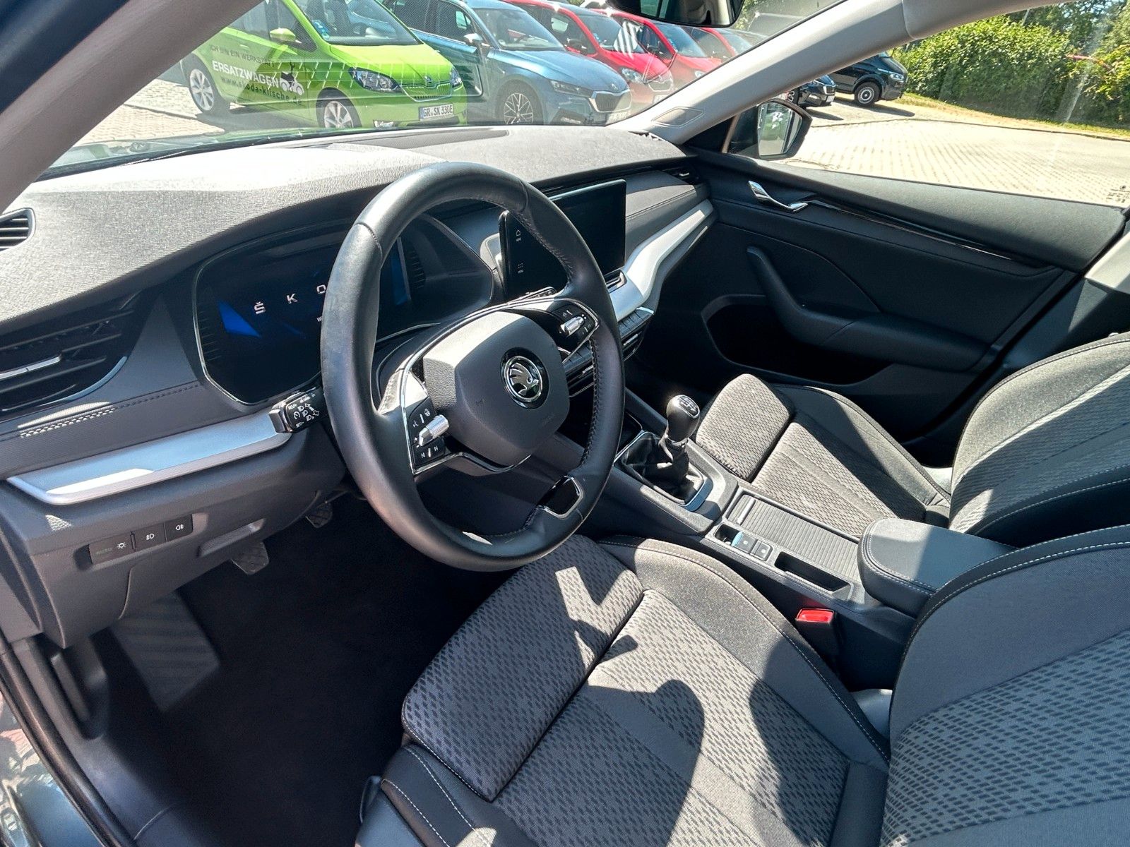 Skoda OCTAVIA Combi 1.5 TSI - Samsaru's Car Outlet