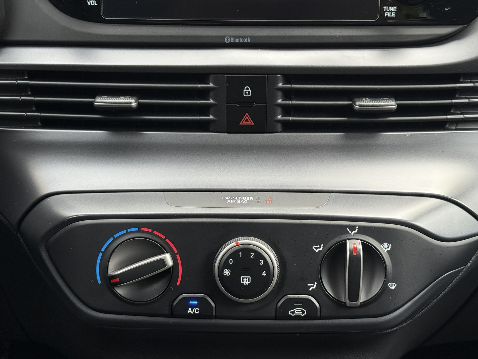 Hyundai i20 Edition 30 Mild-Hybrid - Samsaru's Car Outlet