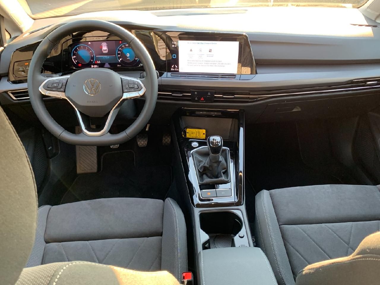 Volkswagen Golf VIII Variant 1.5 TSI OPF Style - Samsaru's Car Outlet