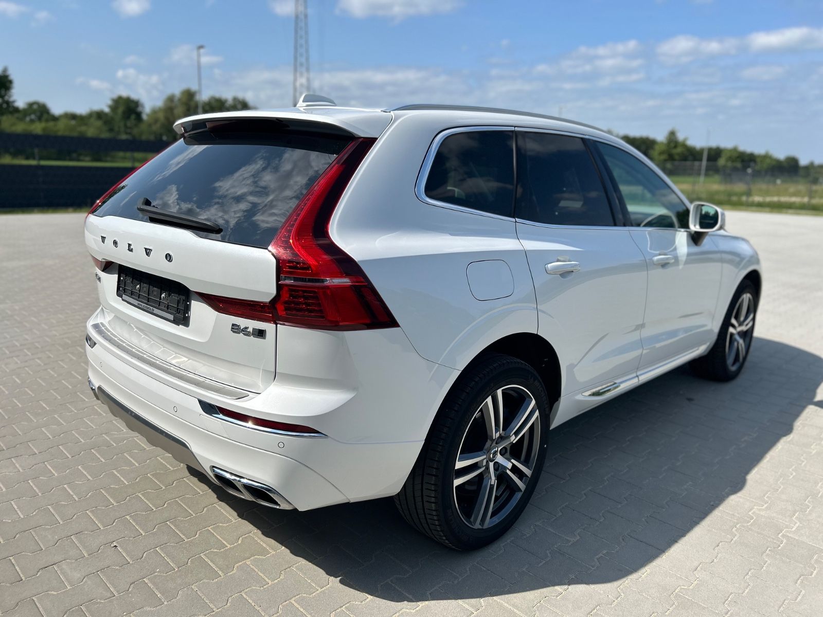 Volvo XC60 AWD -ACC-Belü.Sitz-Massage-LED-20Zo