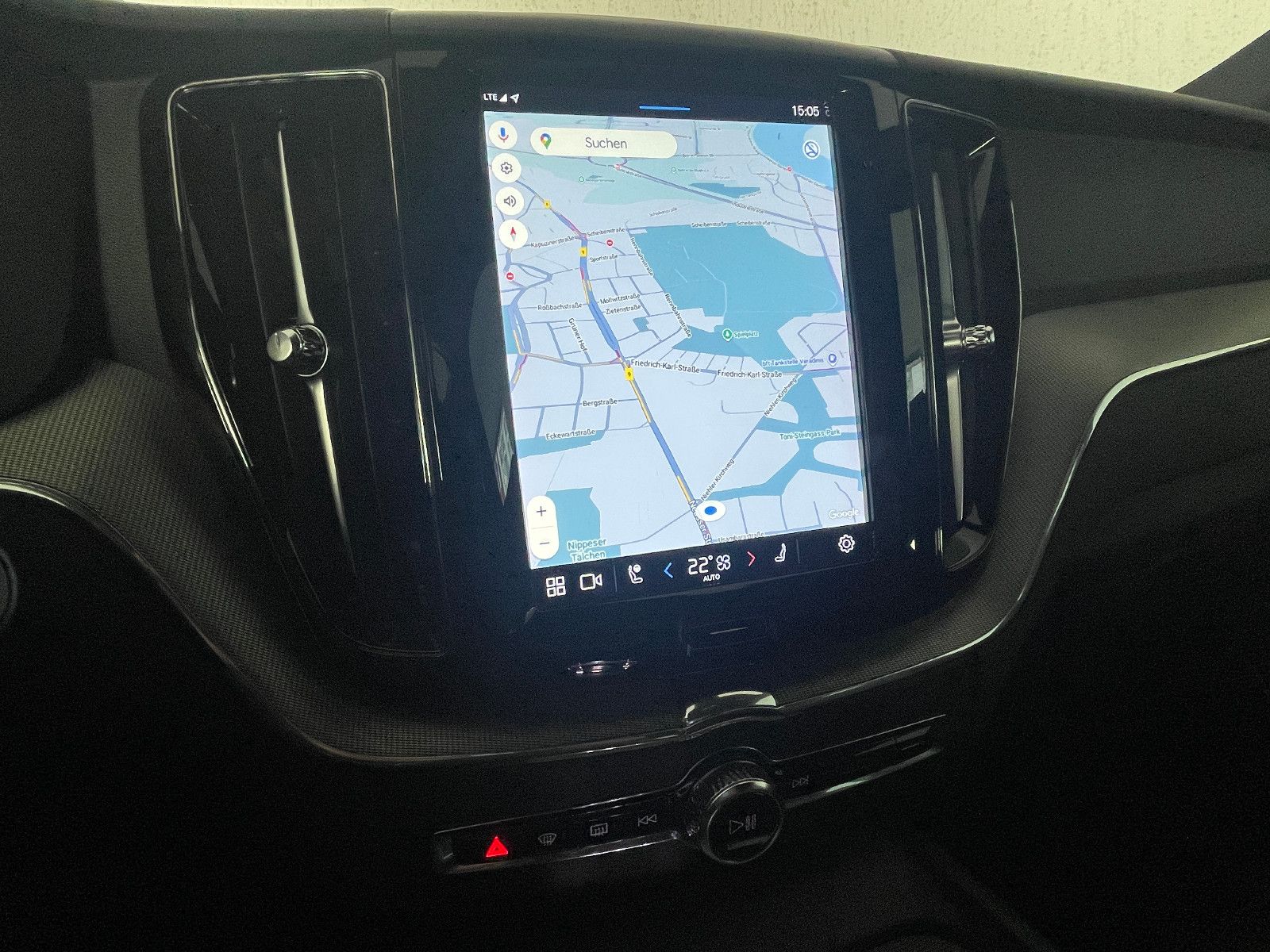 Volvo XC60 Plus Dark AWD*Navi*LED*Leder AHK*