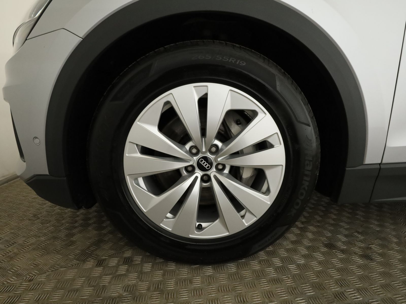 Audi Q8 50 TDI quattro - Samsaru's Car Outlet