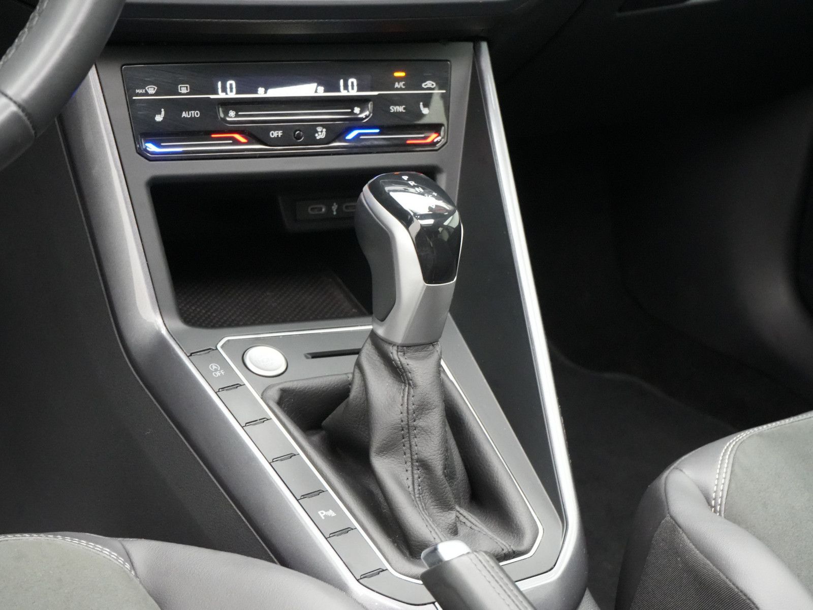 Volkswagen Polo Style DSG PANO MATRIX LEDER KAM ACC CARPLAY