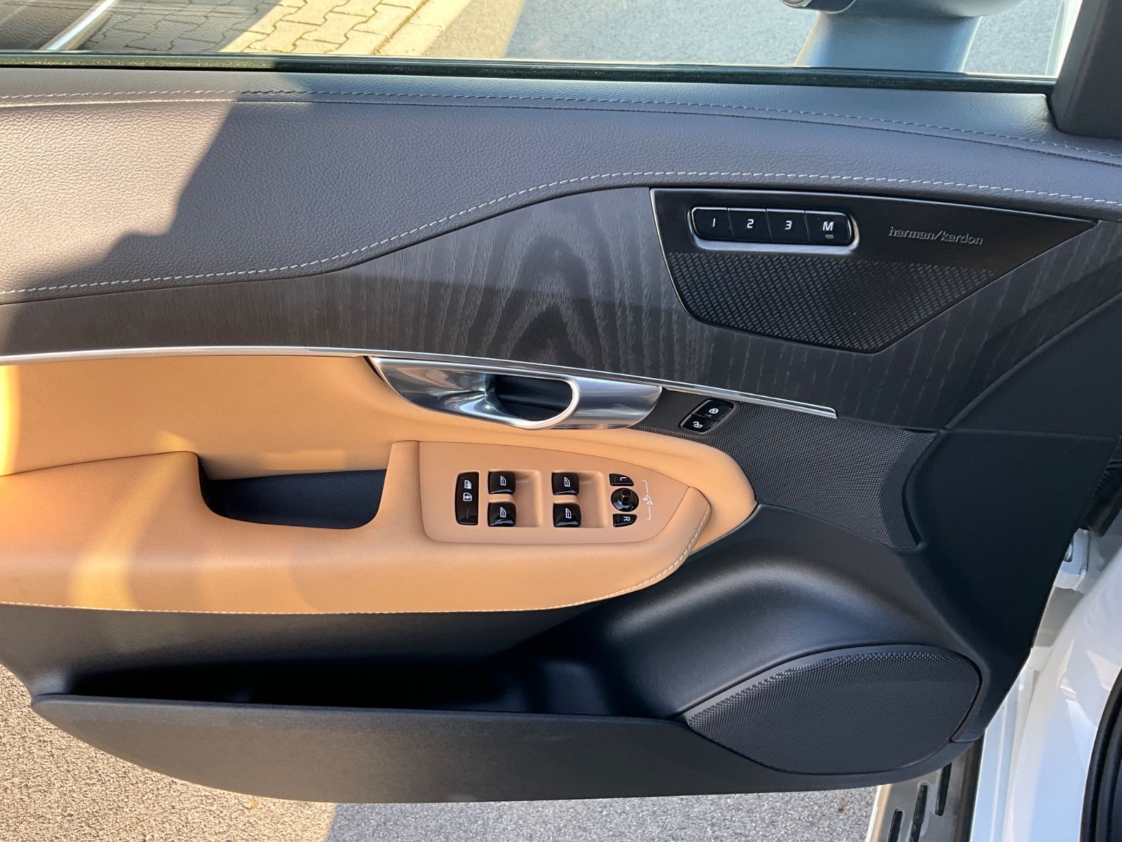 Volvo XC90 T8 Ultimate Dark  Plug-In Hybrid AWD