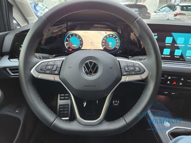 Volkswagen Golf VIII 1.5 TSi Active - Samsaru's Car Outlet